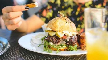 Hobi Makan Dijadikan Bisnis